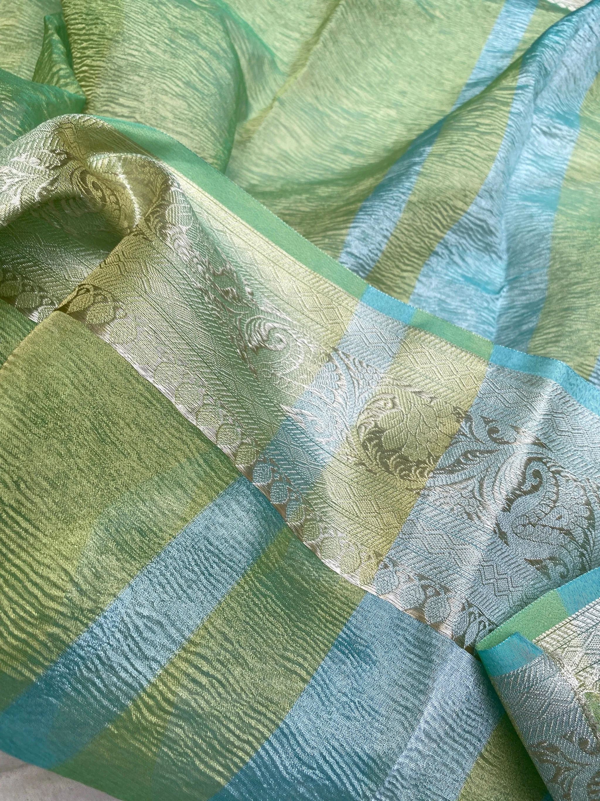 Elegant Green Pure Crushed Tissue Handloom Banarasi Saree