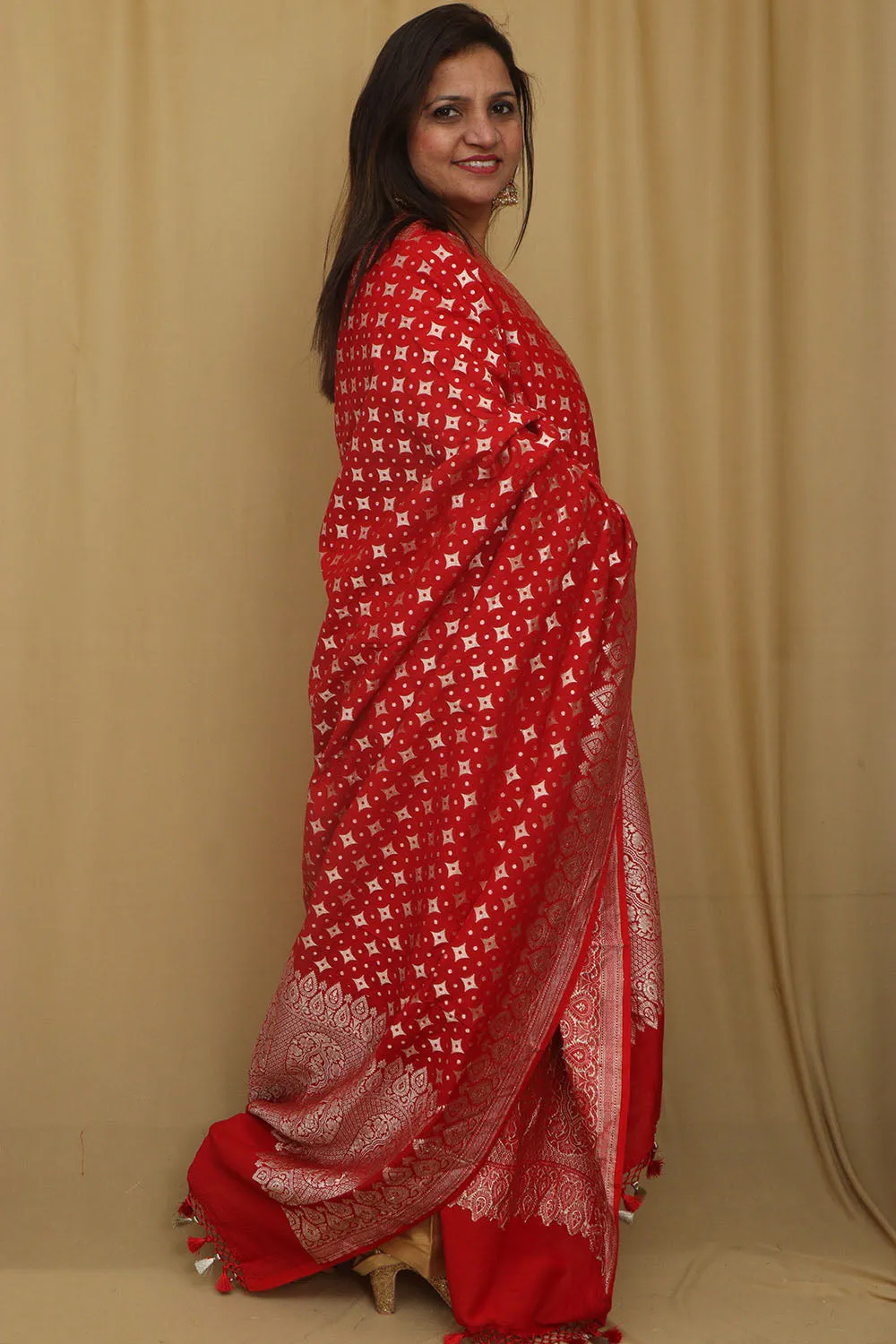 Exquisite Red Banarasi Handloom Pure Moonga Silk Dupatta