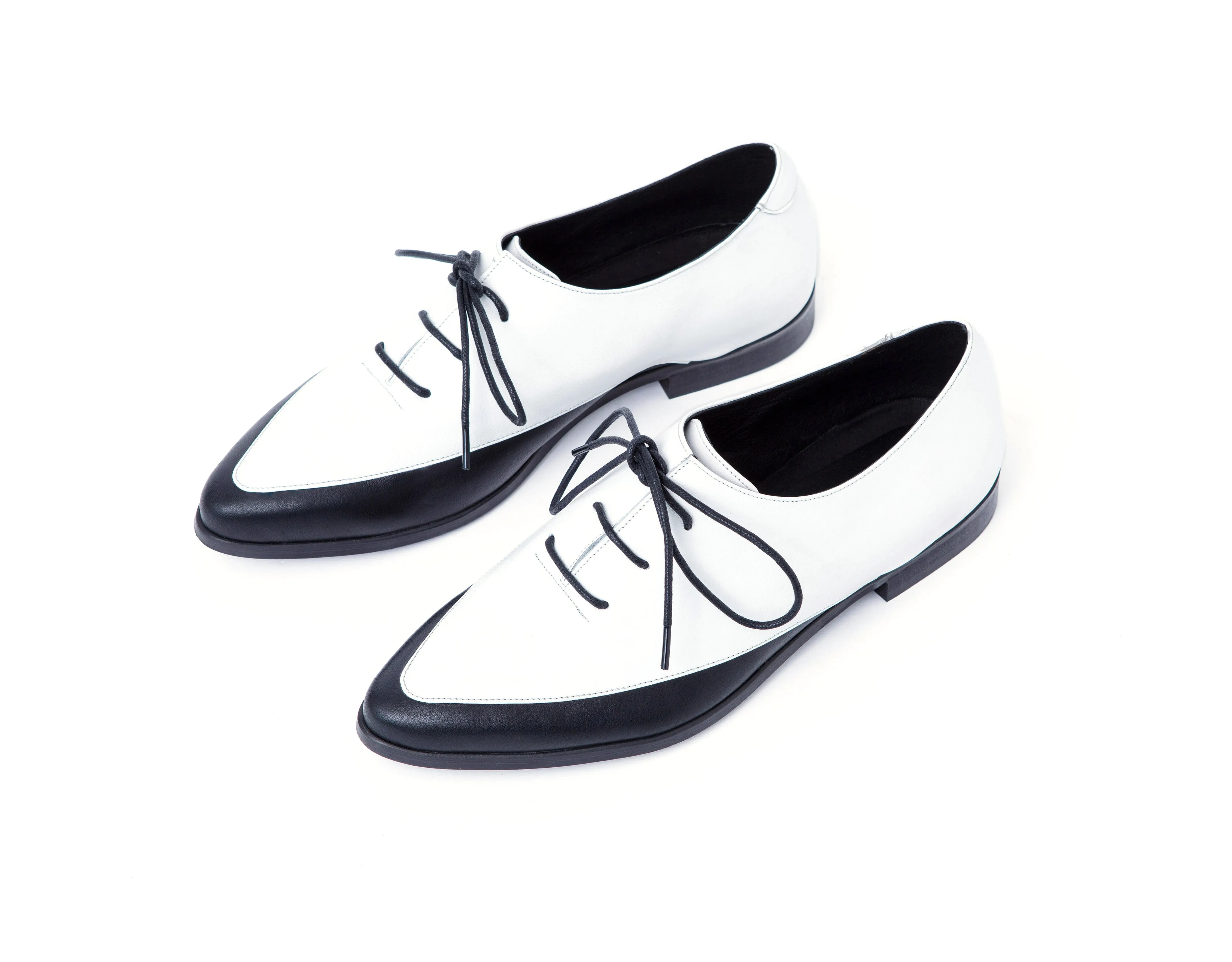 Lucerne - Elegant B&W Classic shoes