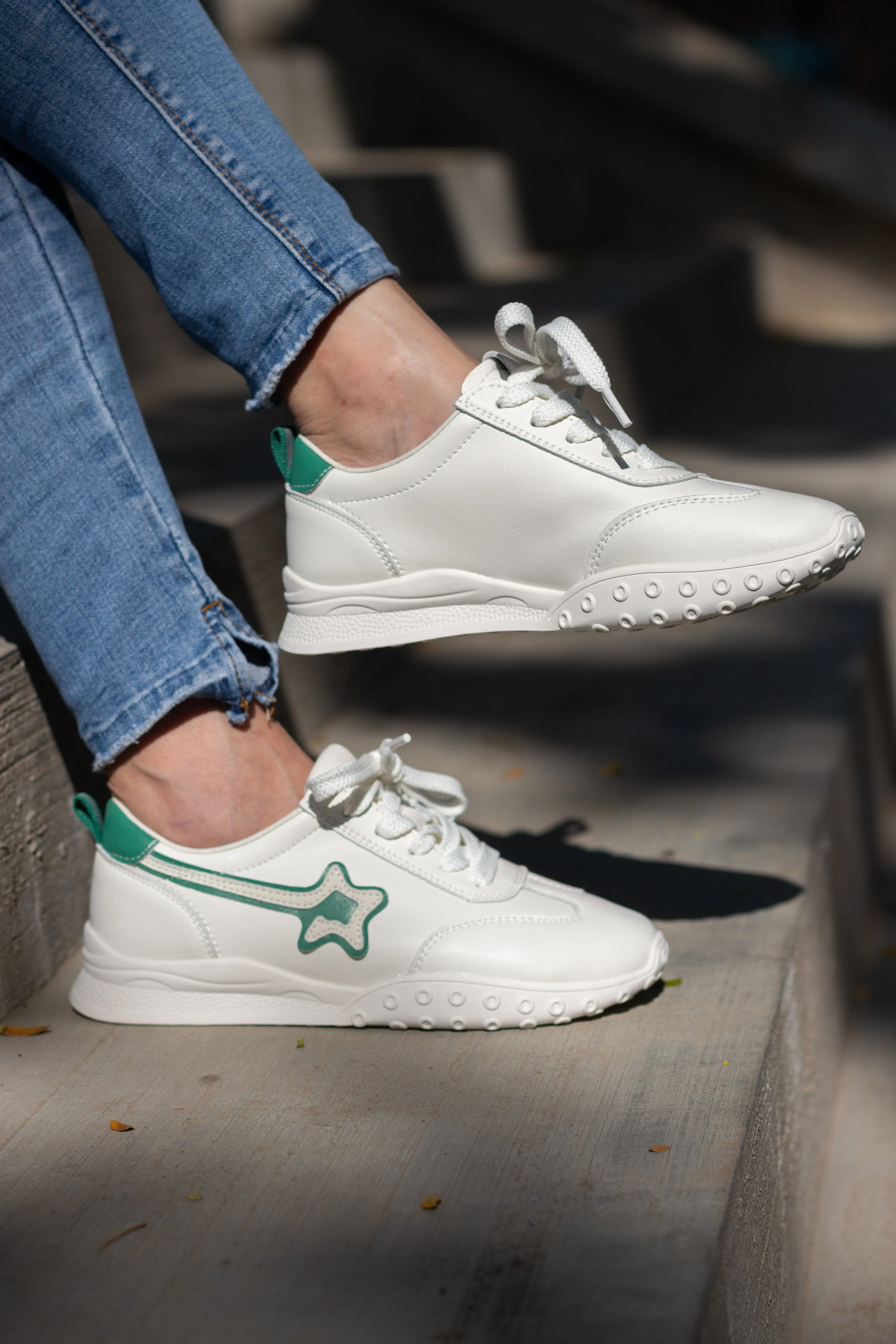 SS23009 White leather sneakers with star and flexible sole SALE