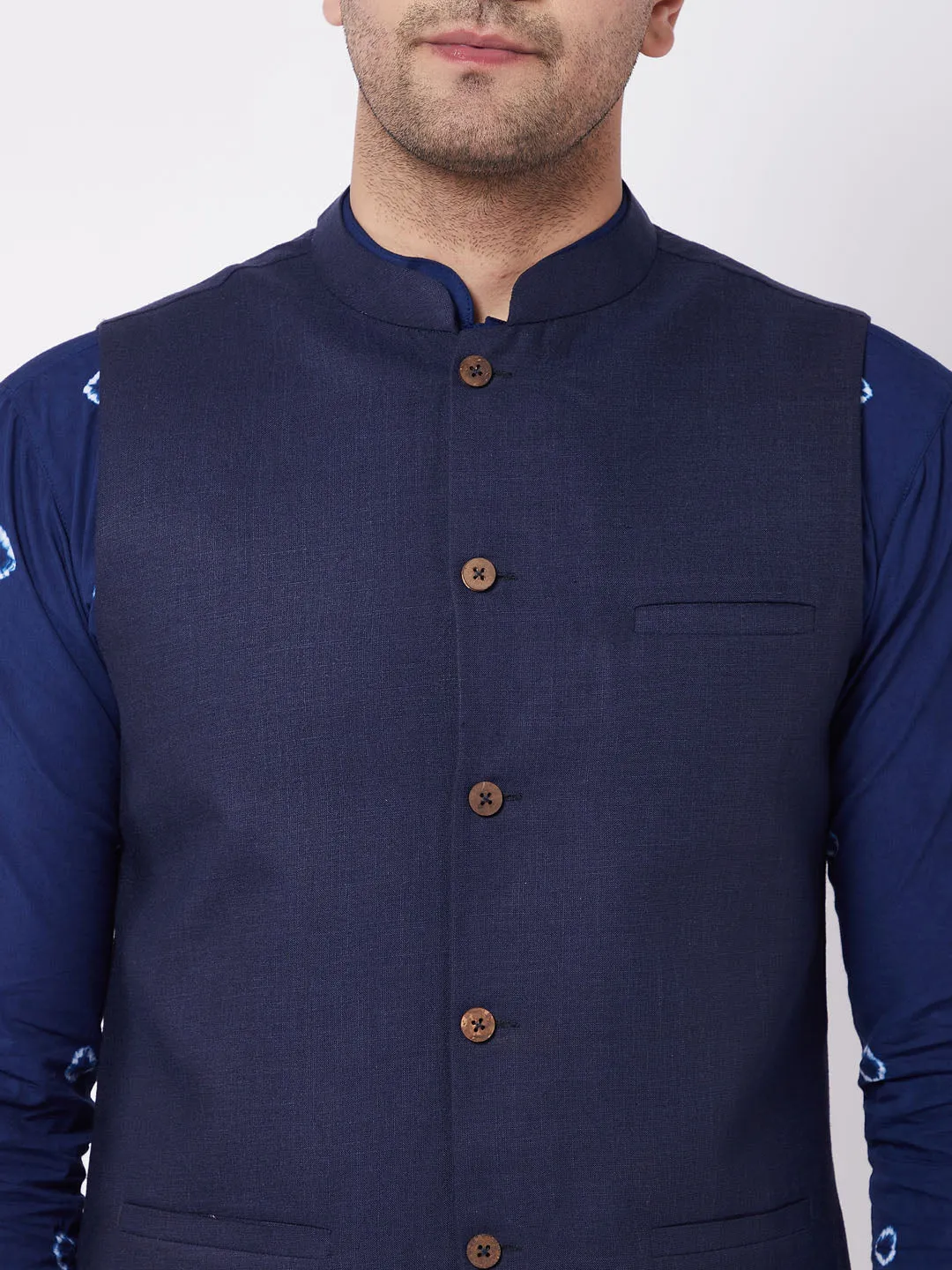 VASTRAMAY Men's Navy Blue Solid Nehru Jacket With Blue Tie Dye Print Kurta And White Cotton Pant Style Pyjama